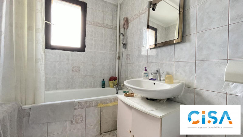 Maison - 90 m² - 6 pièces