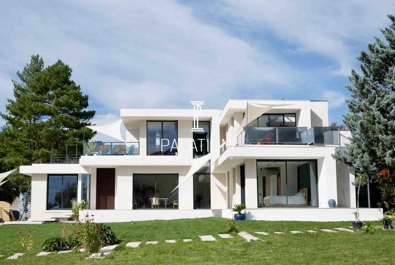 Maison contemporaine - 230 m² - 5 pièces