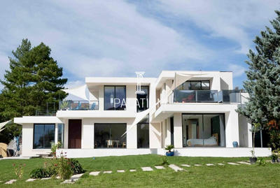 Maison contemporaine - 230 m² - 5 pièces