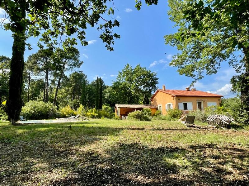 Maison - 200 m² - 6 pièces