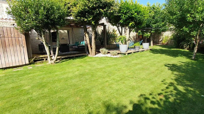 Maison - 304 m² - 10 pièces