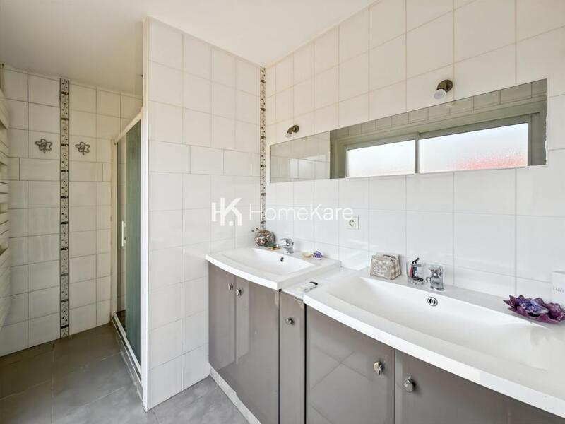 Villa - 215 m² - 7 pièces