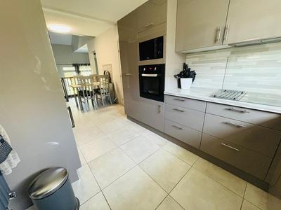 Maison - 107 m² - 5 pièces