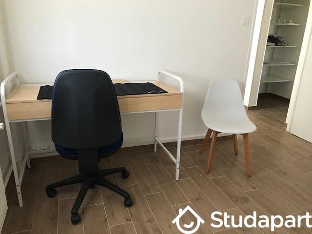 Chambre - 14 m² - 1 pièce