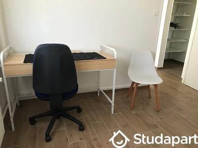 Chambre - 14 m² - 1 pièce