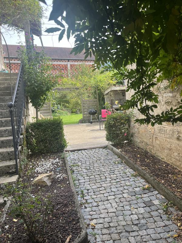 Maison - 249 m² - 6 pièces