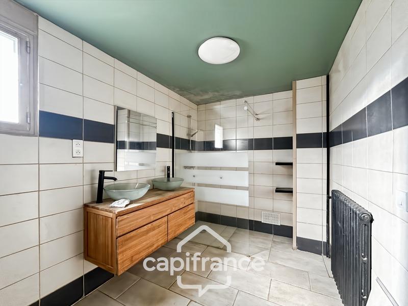 Maison - 137 m² - 8 pièces