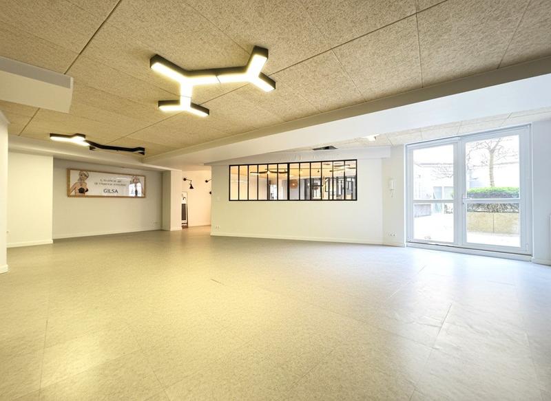 Bureau - 206 m² - 6 pièces