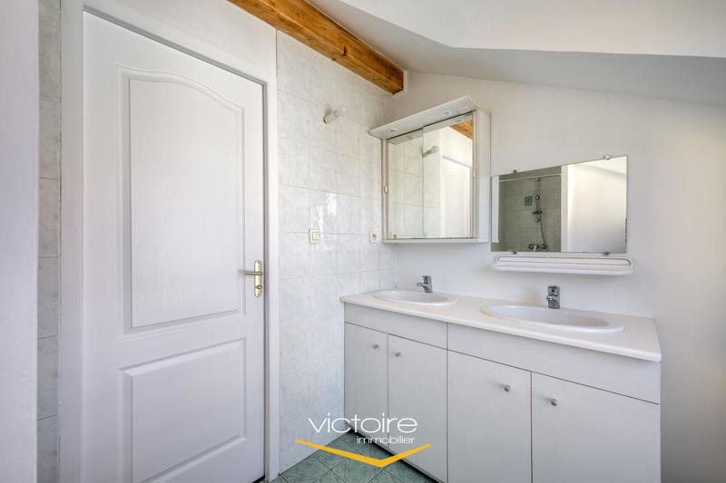 Château - 123 m² - 7 pièces