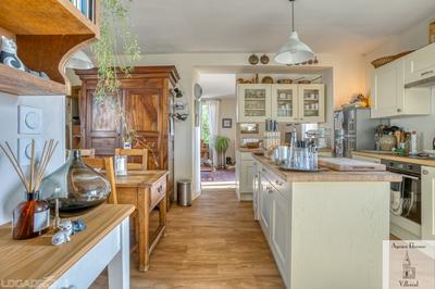 Maison traditionnelle - 195 m² - 7 pièces