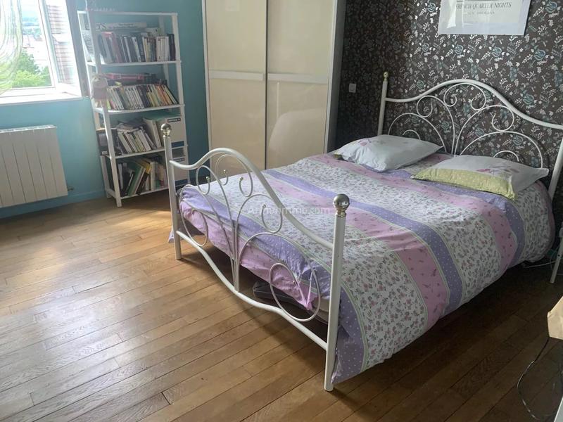 Maison - 185 m² - 10 pièces