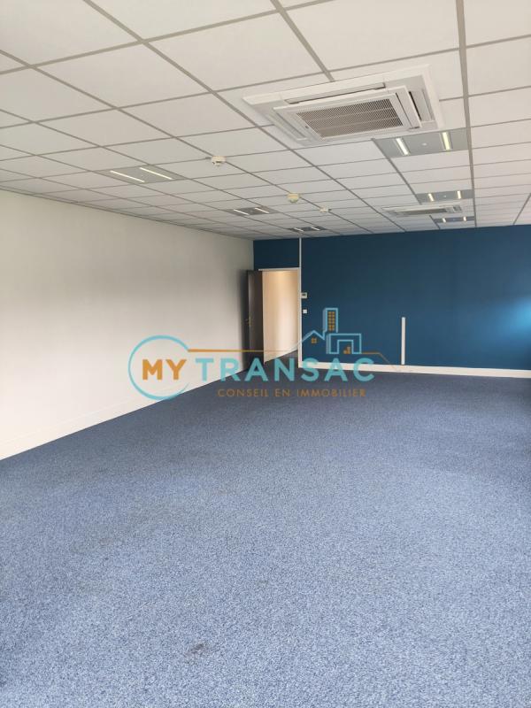 Local d'activité / Entrepôt - 1 418 m²