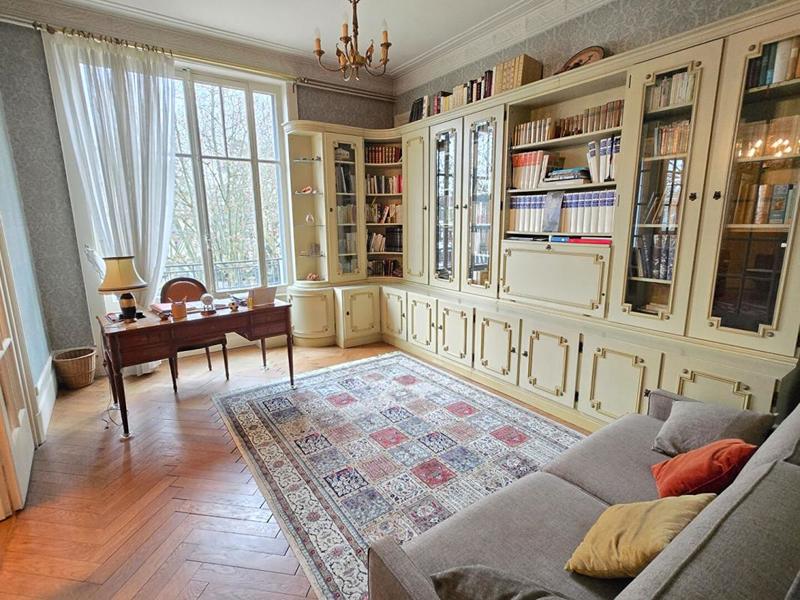 Appartement - 186 m² - 6 pièces