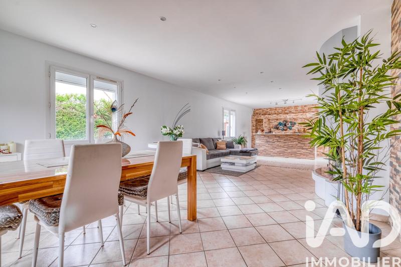 Maison - 218 m² - 8 pièces