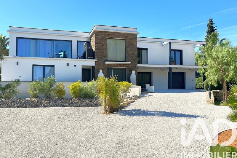 Maison - 306 m² - 9 pièces