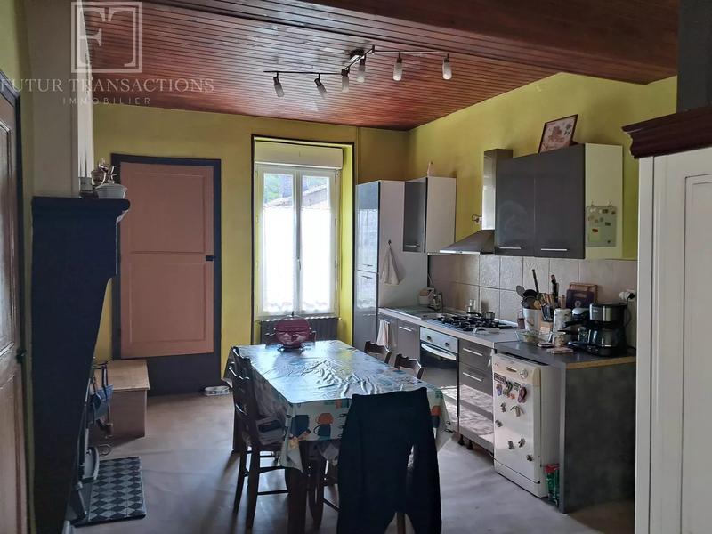 Propriété - 90 m² - 4 pièces