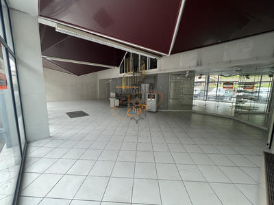 Local commercial - 355 m²