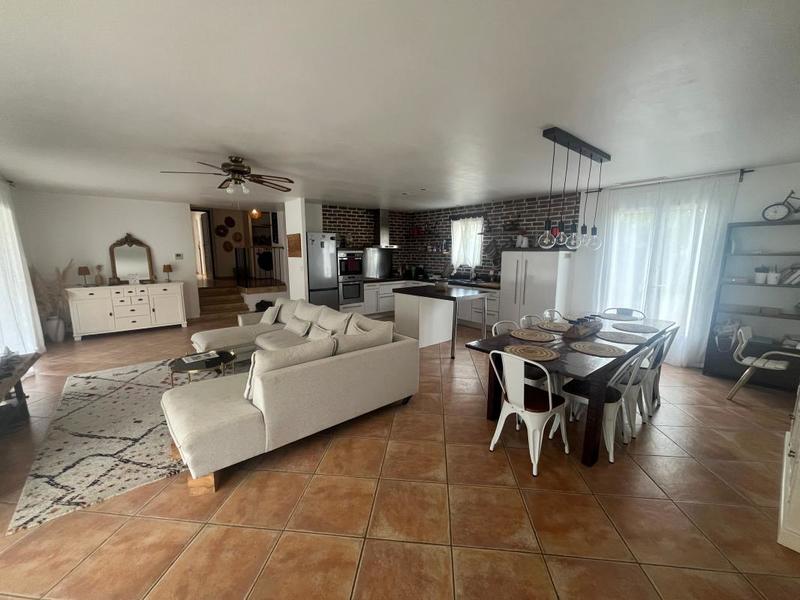 Propriété - 190 m² - 8 pièces