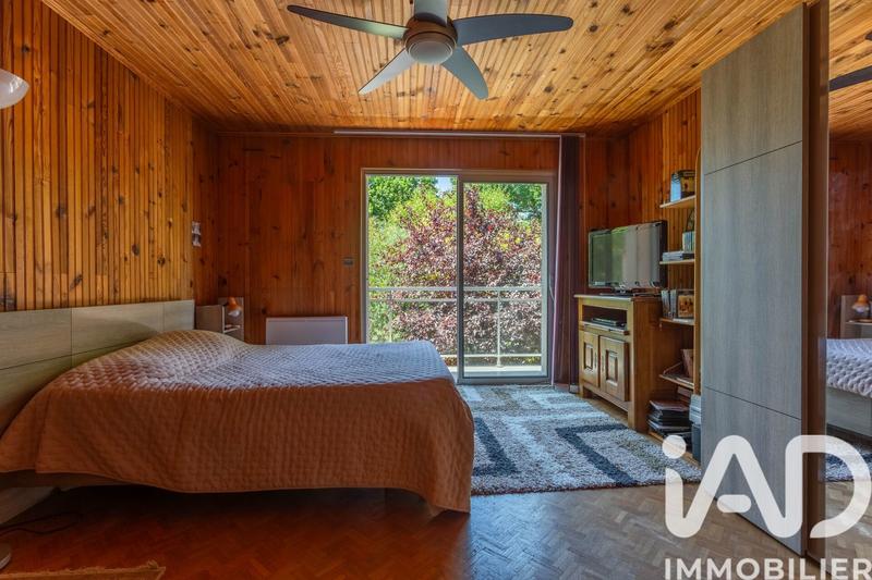 Maison - 440 m² - 9 pièces