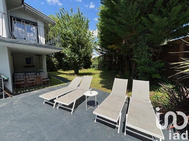 Maison - 223 m² - 9 pièces