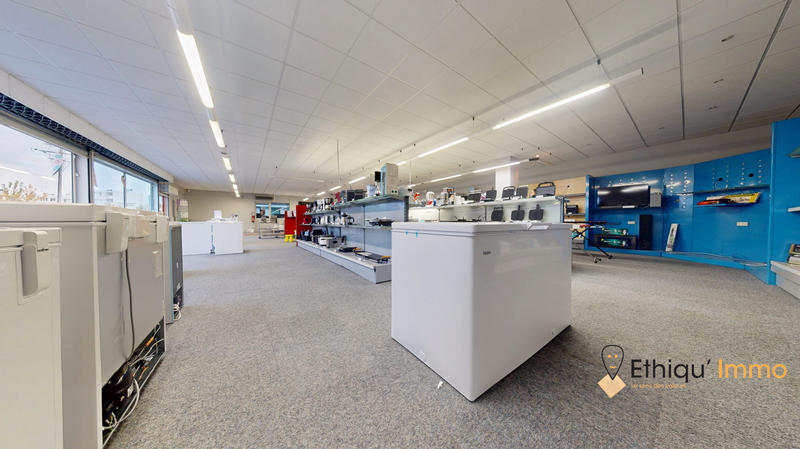 Local commercial - 839 m² - 6 pièces