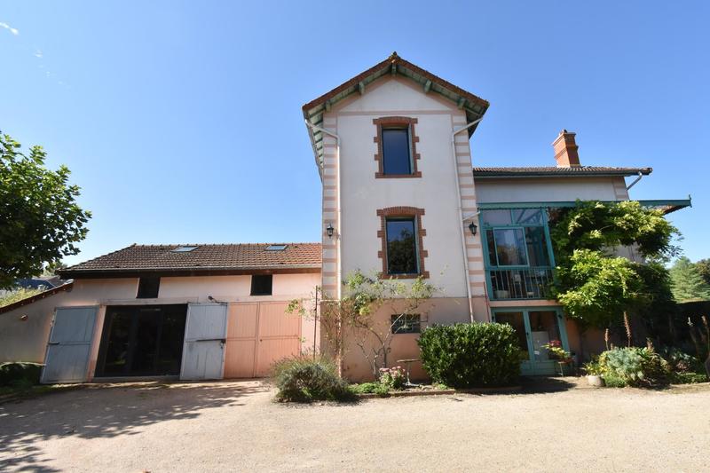 Maison - 158 m² - 10 pièces