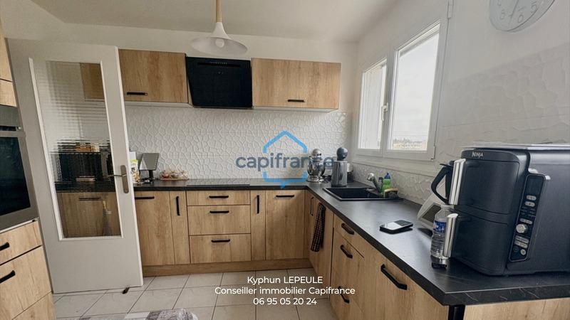 Appartement - 92 m² - 9 pièces