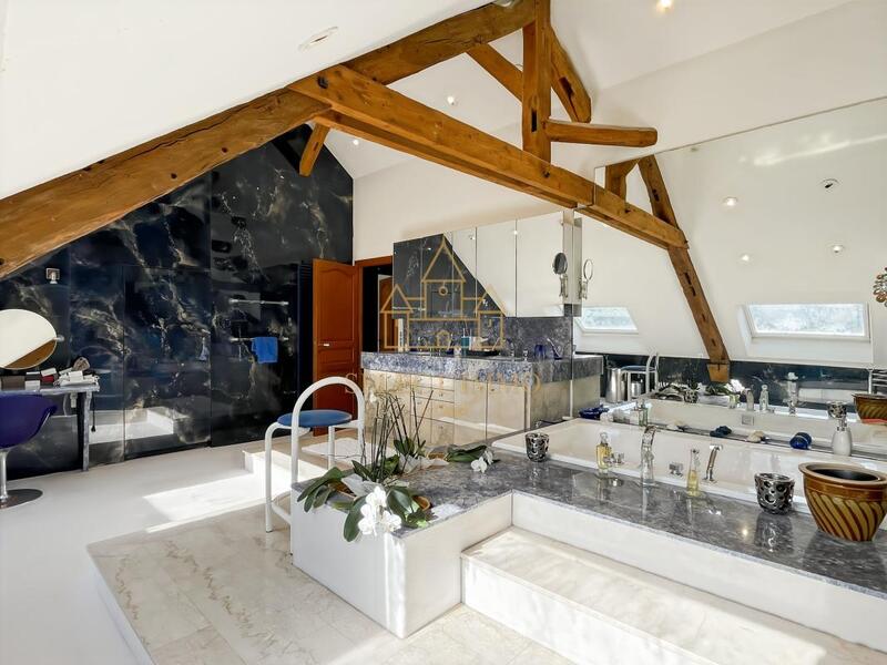 Propriété - 503 m² - 10 pièces