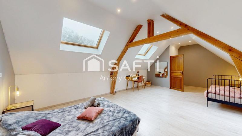 Maison - 367 m² - 16 pièces