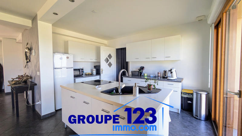 Maison - 171 m² - 6 pièces