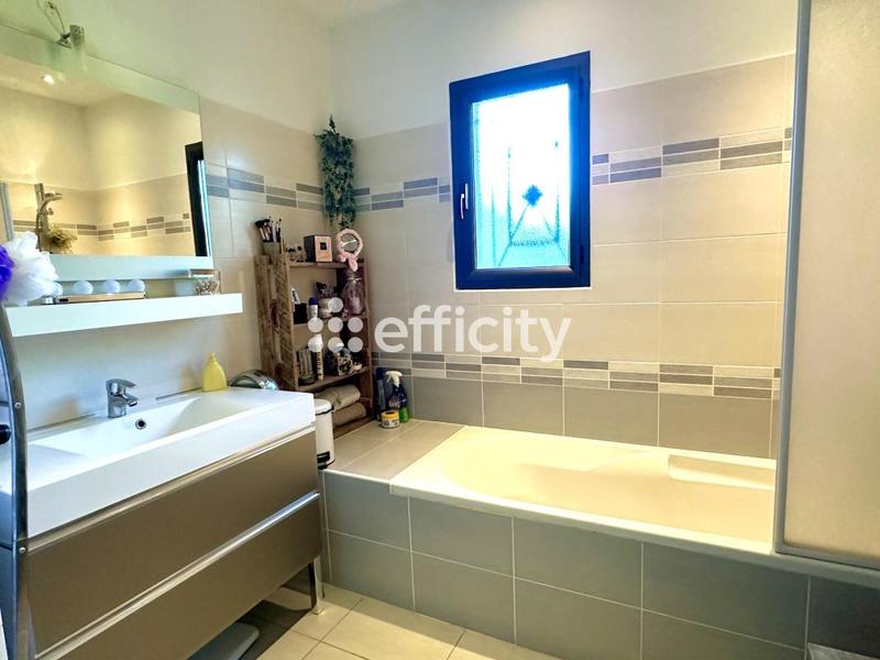 Villa - 143 m² - 8 pièces