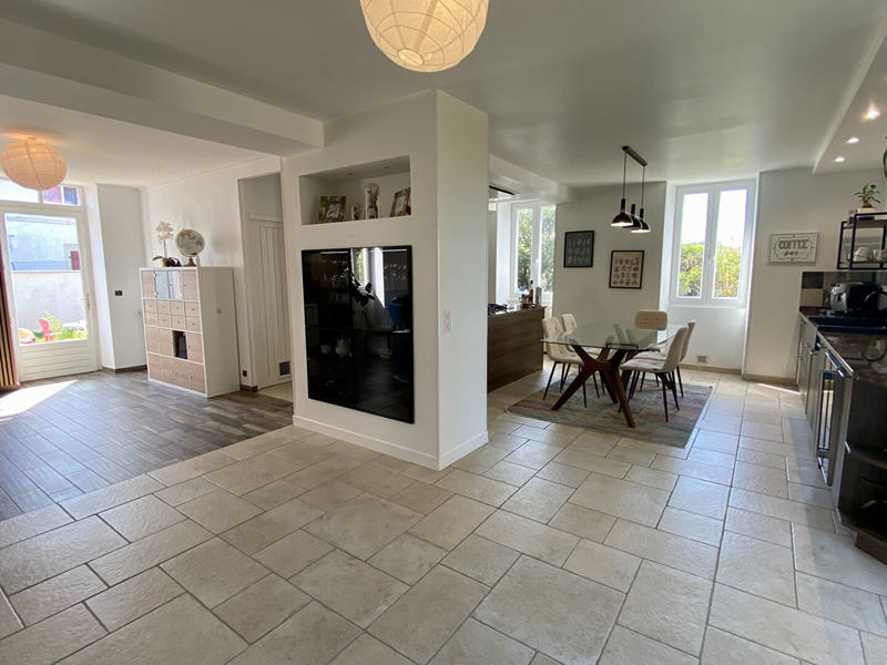 Maison - 190 m² - 9 pièces