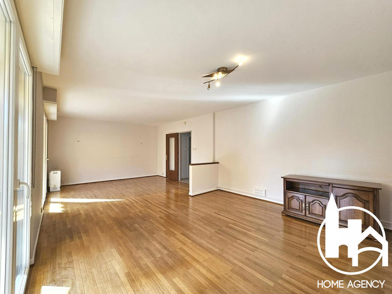 Appartement - 90 m² - 4 pièces