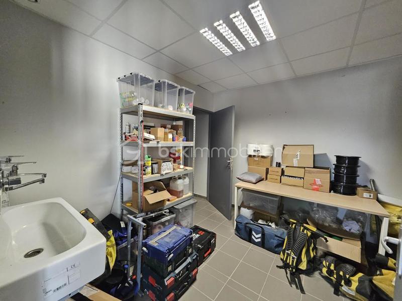 Local d'activité / Entrepôt - 354 m² - 3 pièces