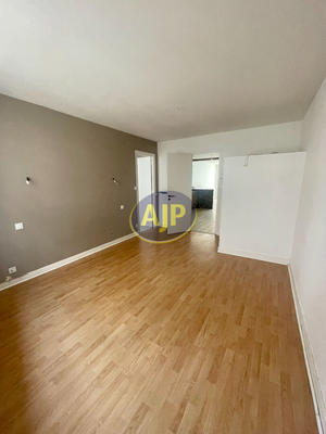 Appartement - 97 m² - 4 pièces