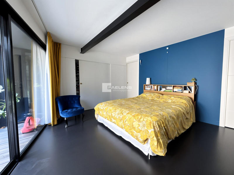 Maison - 258 m² - 8 pièces