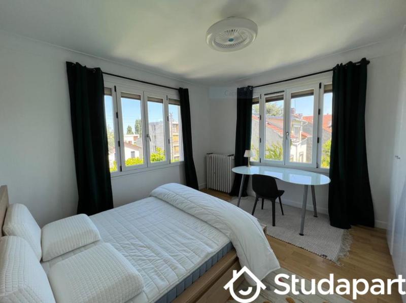 Chambre - 12 m² - 1 pièce