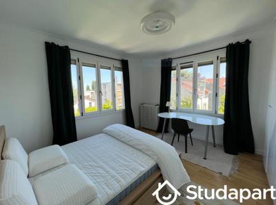 Chambre - 12 m² - 1 pièce