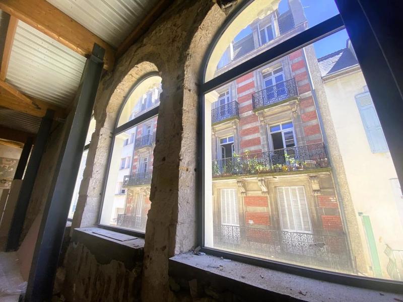 Local commercial - 246 m² - 1 pièce