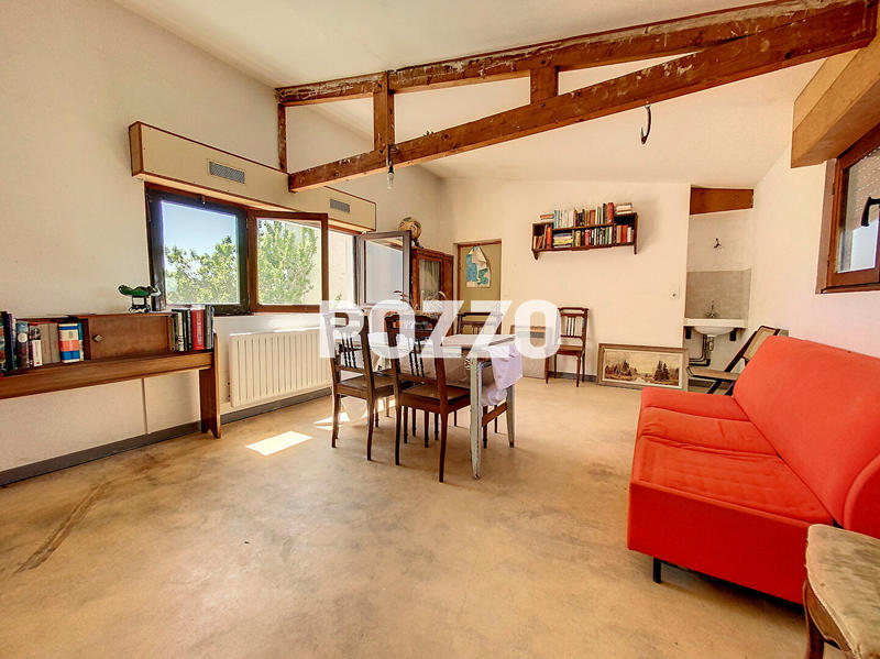 Maison - 202 m² - 9 pièces