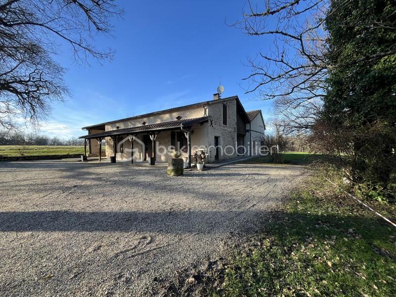 Corps de ferme - 180 m² - 5 pièces