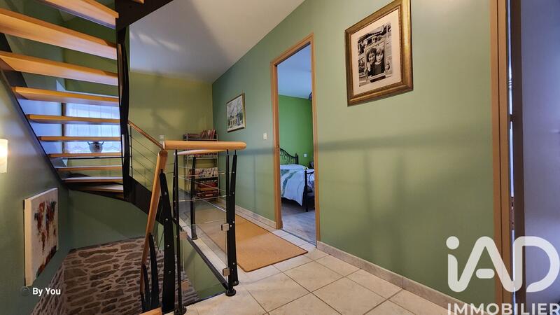 Maison - 176 m² - 9 pièces