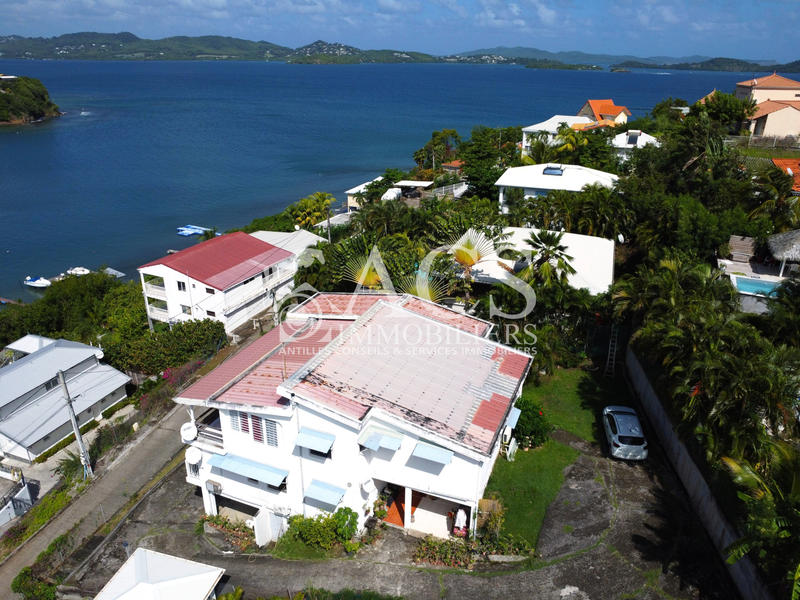 Maison - 227 m² - 8 pièces