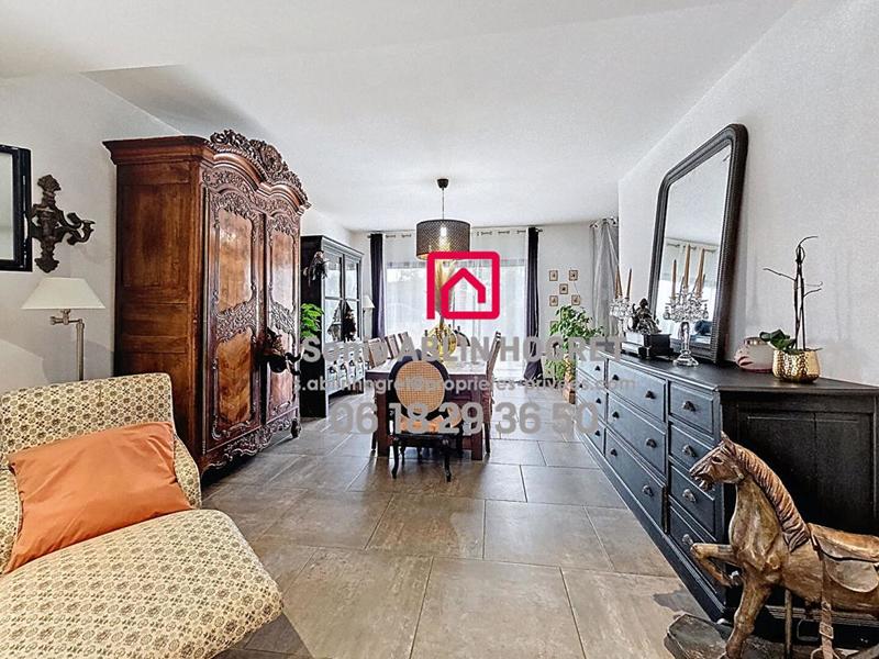 Maison - 220 m² - 5 pièces