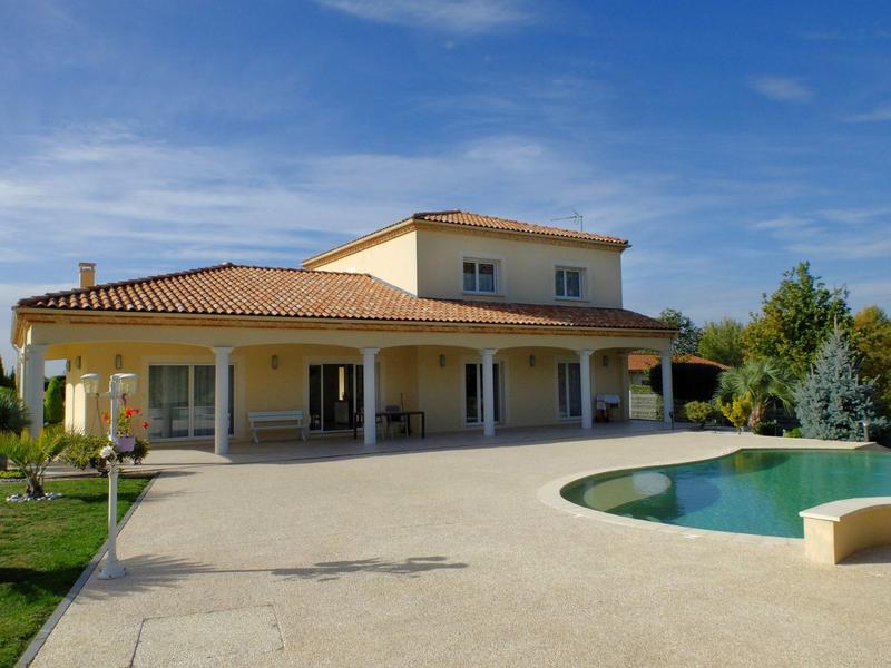 Maison - 185 m² - 6 pièces