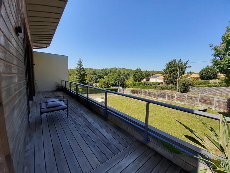 Maison contemporaine - 255 m² - 7 pièces