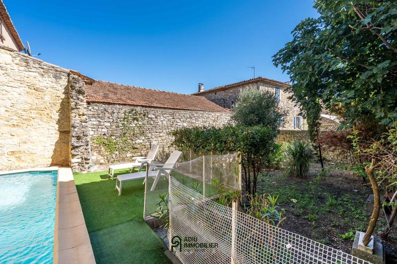 Maison de ville - 234 m² - 8 pièces