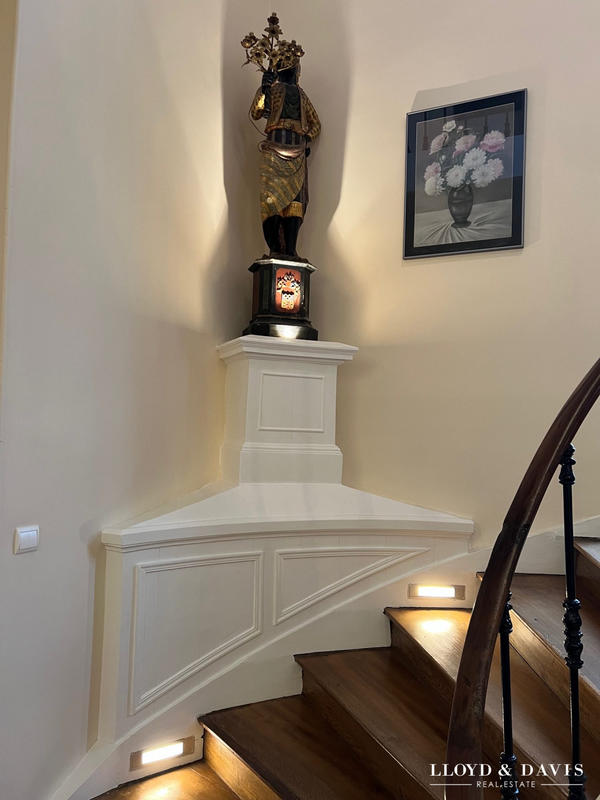 Maison - 710 m² - 15 pièces