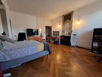 Appartement - 250 m² - 7 pièces