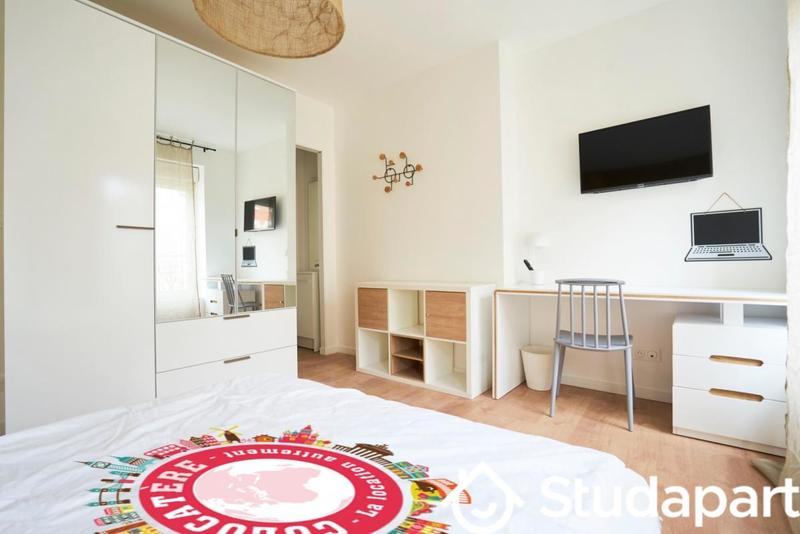 Chambre - 10 m² - 1 pièce